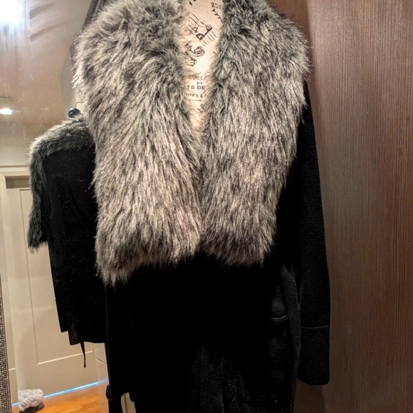 Banana Republic Fur Trim Cardigan - Picture 3 of 7